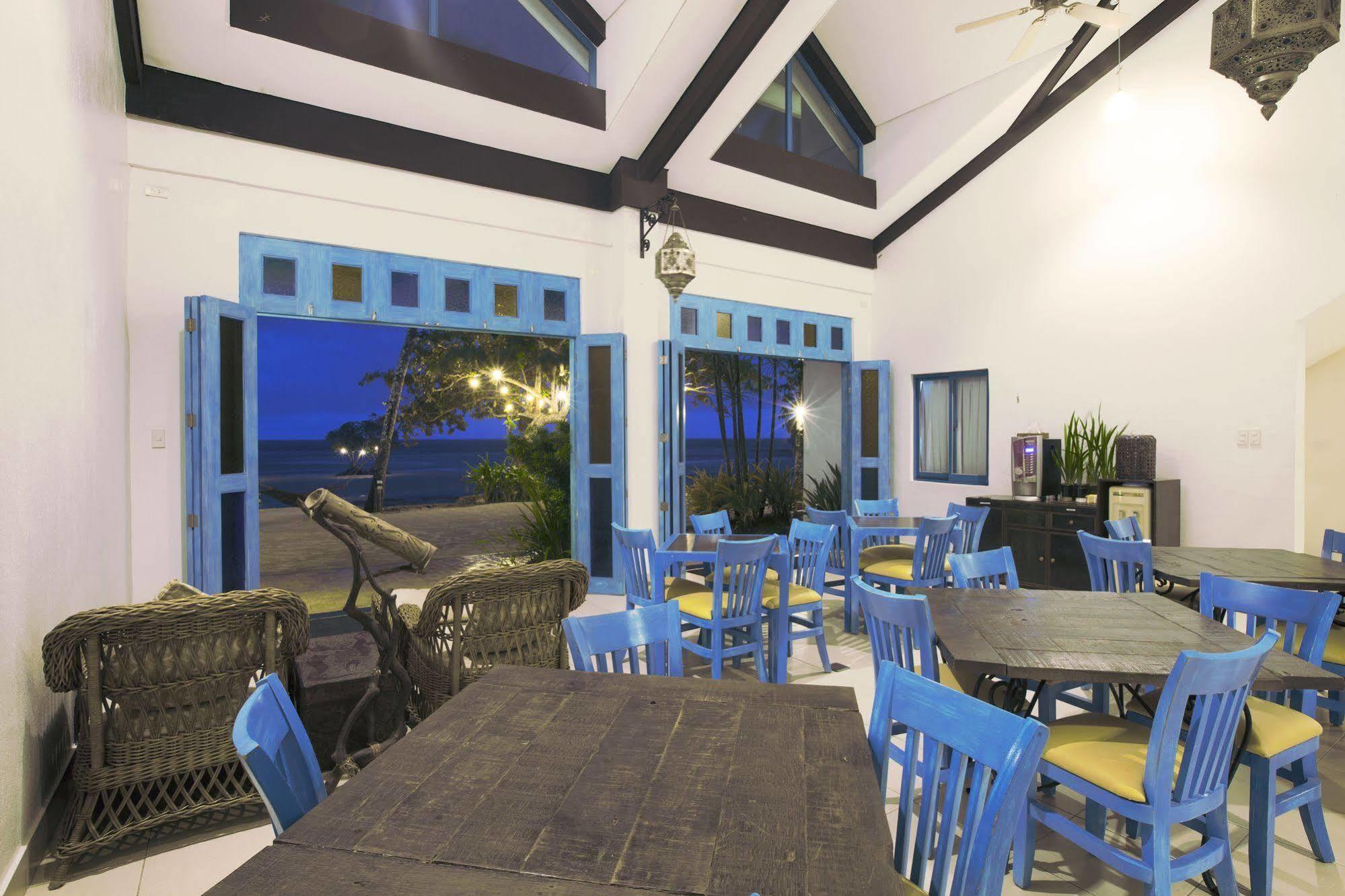 Microtel By Wyndham Puerto Princesa Exteriér fotografie