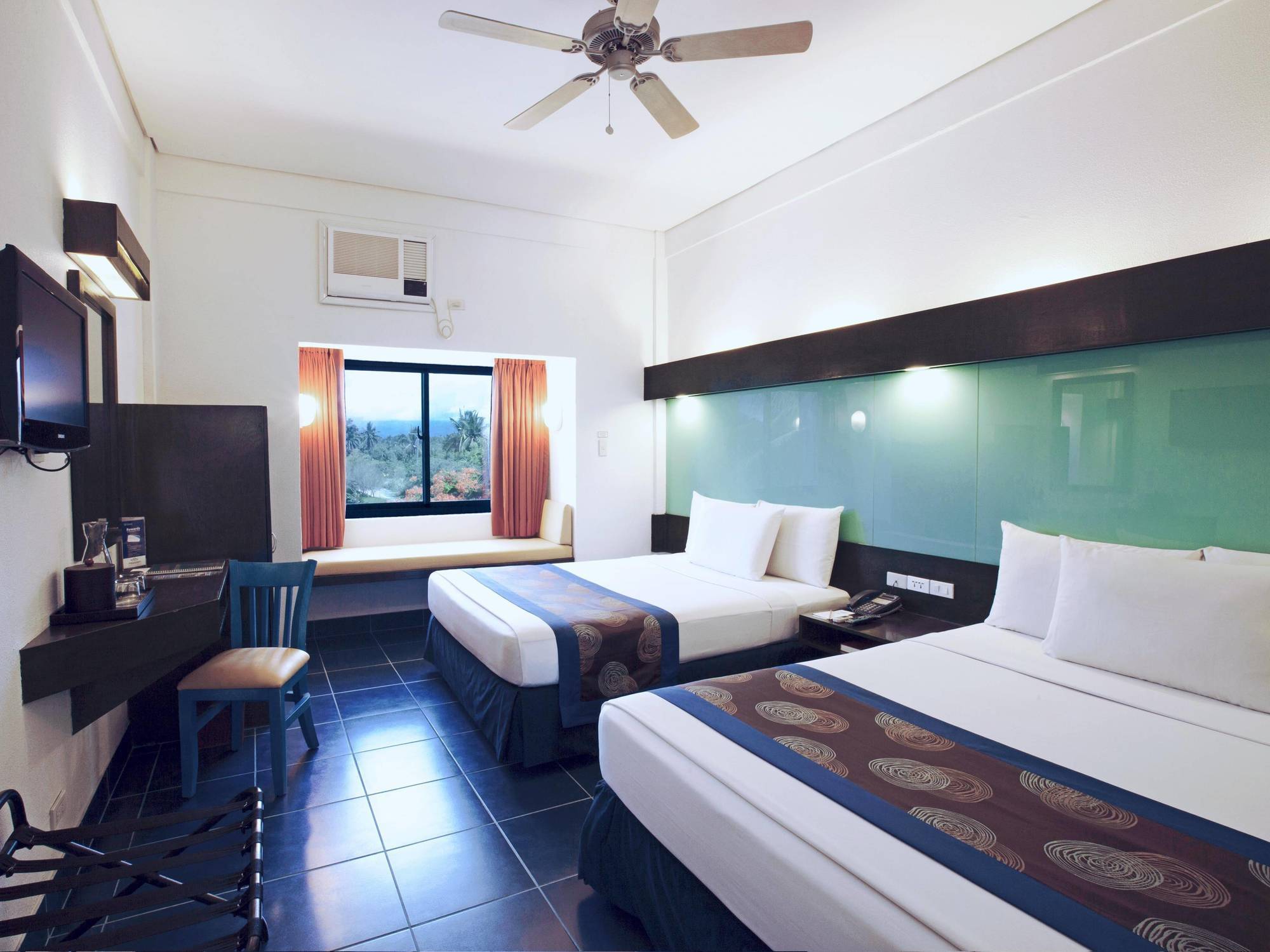 Microtel By Wyndham Puerto Princesa Exteriér fotografie